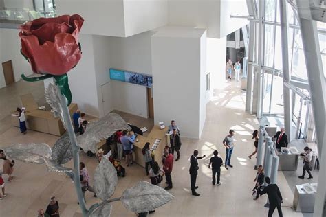 fondation louis vuitton admission.